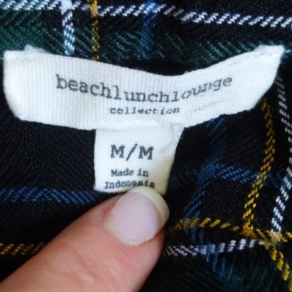 beachlunchlounge 100% rayon, red Charlie button down, split tail, soft M - Picture 6 of 8
